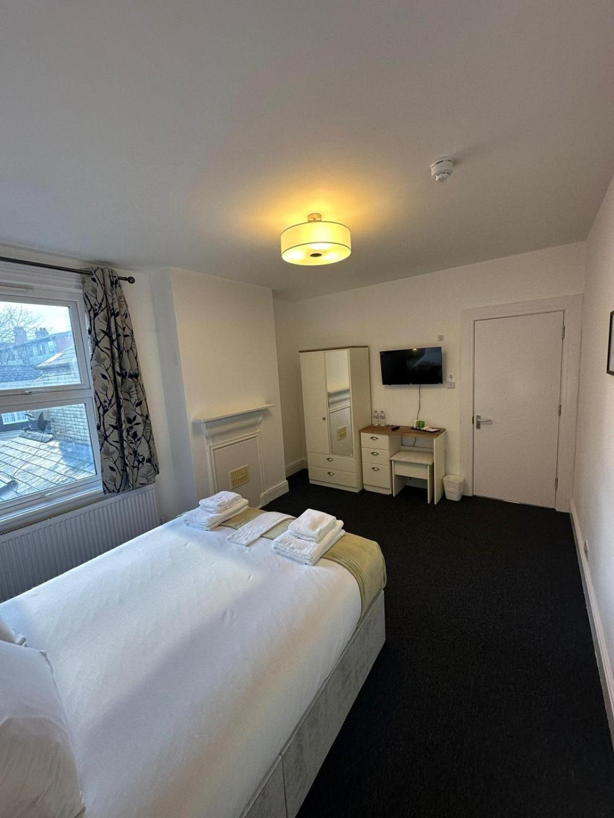 Cambridge Central Rooms - Tas Accommodations Zewnętrze zdjęcie