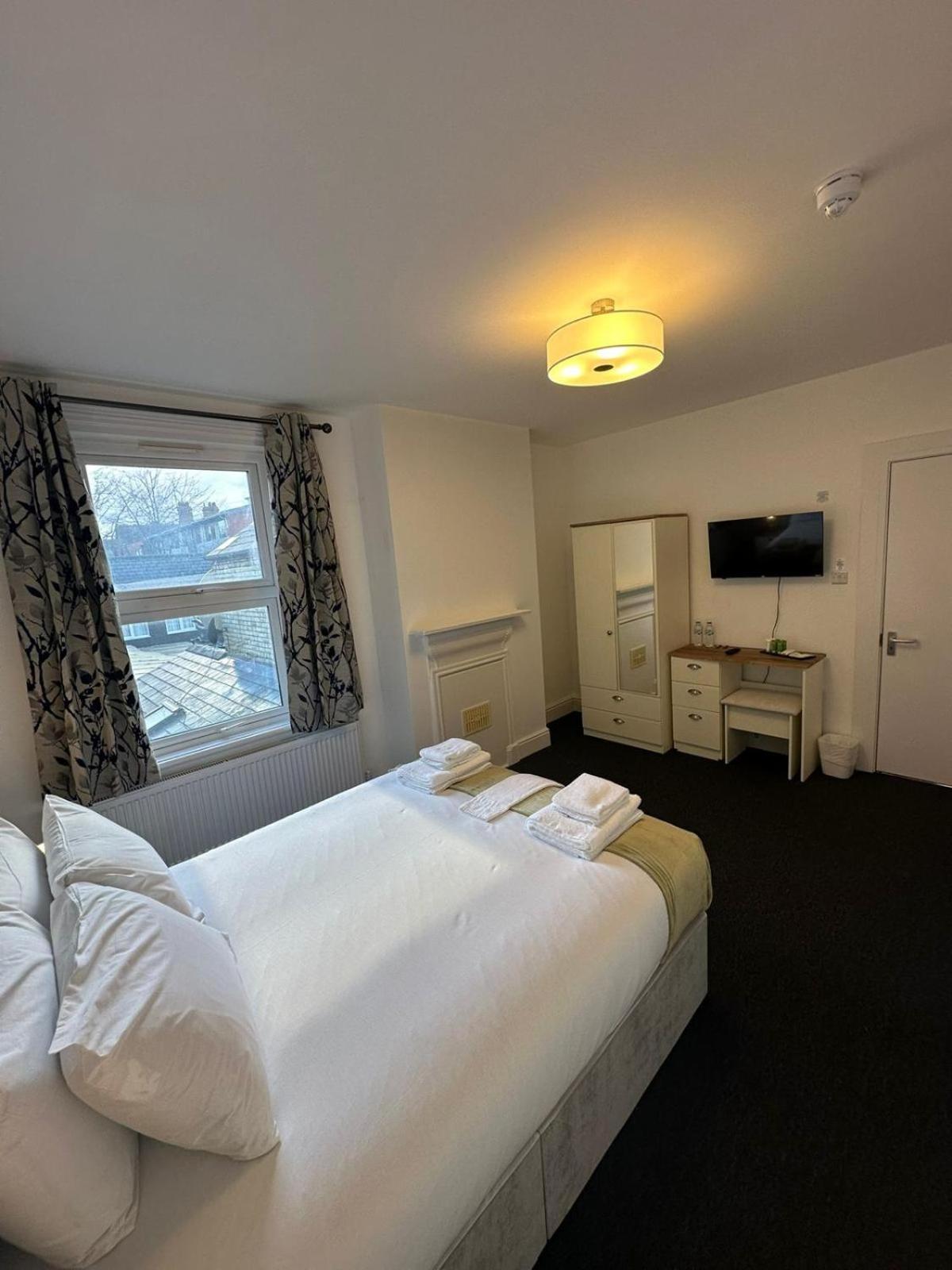 Cambridge Central Rooms - Tas Accommodations Zewnętrze zdjęcie